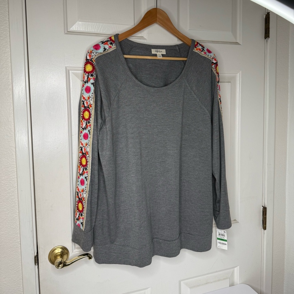 NWT Style & Co. Women’s SZ L Grey Top Embroidered Flowers down sleeve